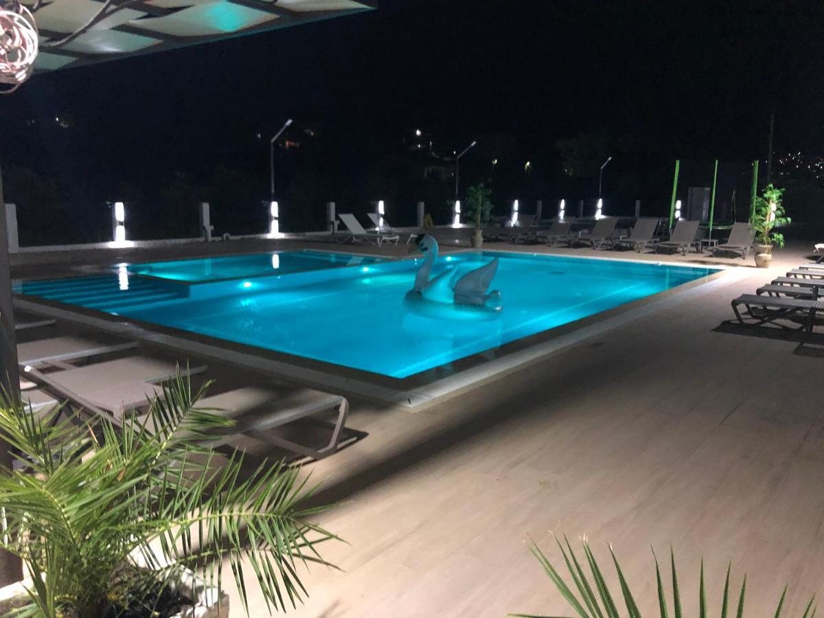 Metropolis Hotel Ulcinj Exterior foto